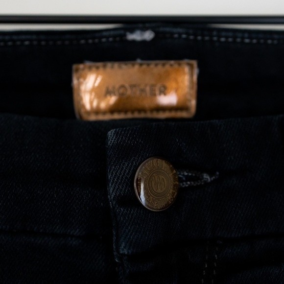 SOLD-Mother Denim Looker Crop Skinny Jeans in Coffee, Tea, or Me Size 26 - Picture 5 of 15